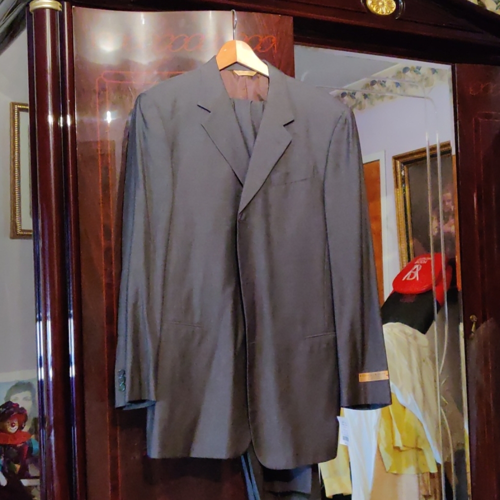 Donna Karen suite set